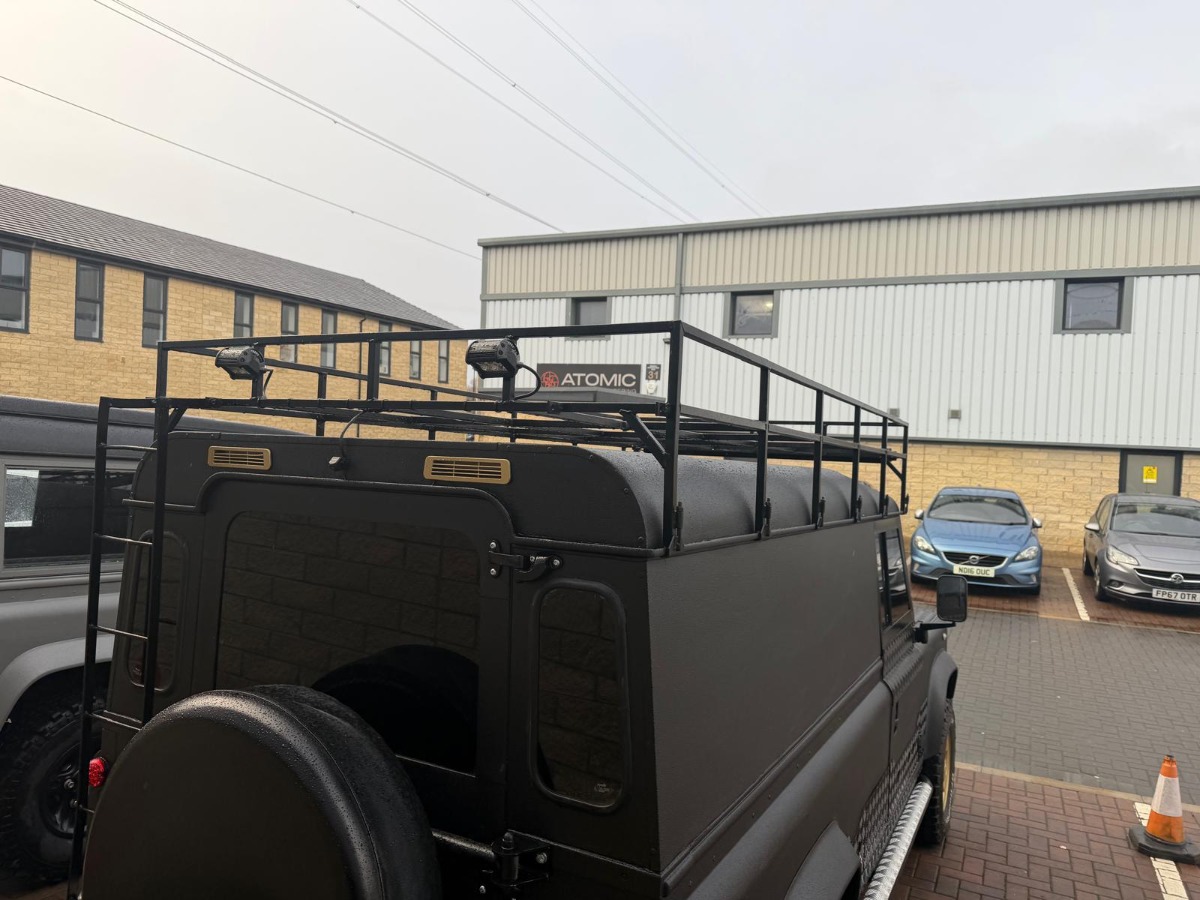 1988 Land Rover Defender 110 Image 12